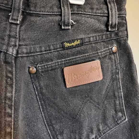 Vintage Wrangler Shorts - Picture 4 of 4